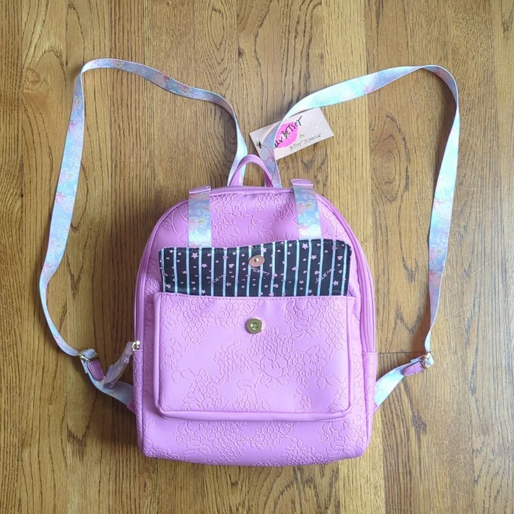 NWT Betsey Johnson LBSKYLAR Backpack In Pink